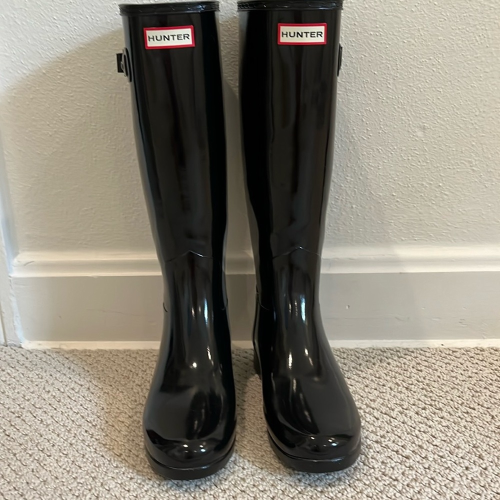 Hunter refined gloss rain boots, never been worn, US size 7, brand new!